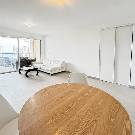 Diamond Flat, Rickeys Apartment